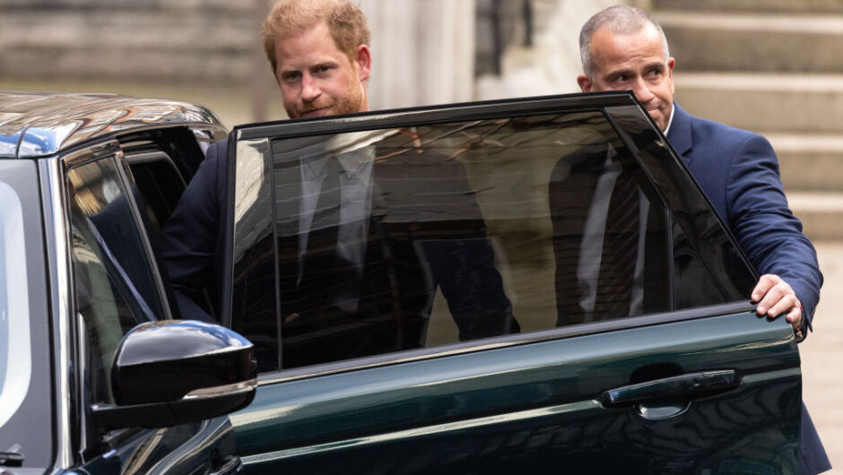 Напрежение: Принц Хари оспорва в британски съд свалянето на охраната му