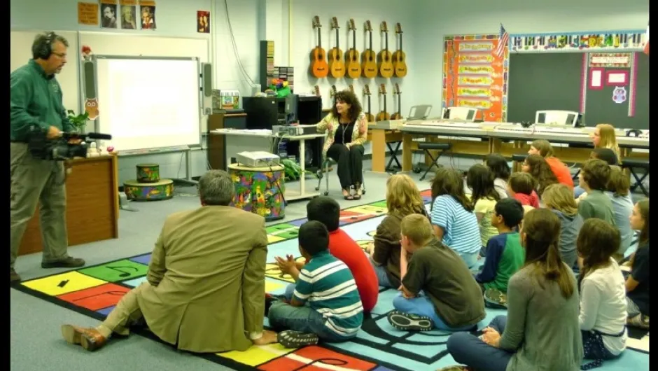 Музикалното образование предотвратява изключването на децата от училище