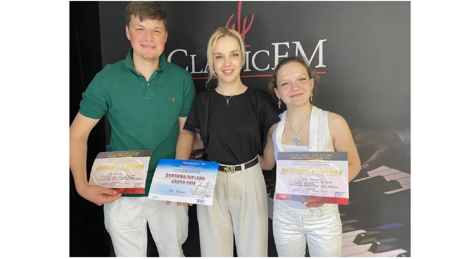 Млади български цигулари спечелиха 8 награди в Северна Македония  