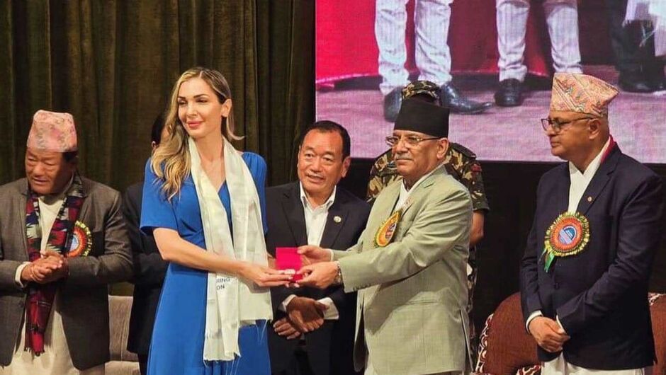 Силвия Аздреева бе наградена от премиера на Непал за изкачването на Еверест (СНИМКИ)