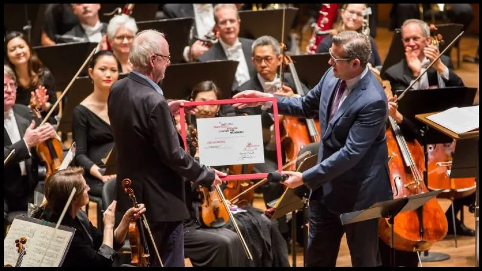 Нюйоркската филхармония дава 200 000 долара на холандец