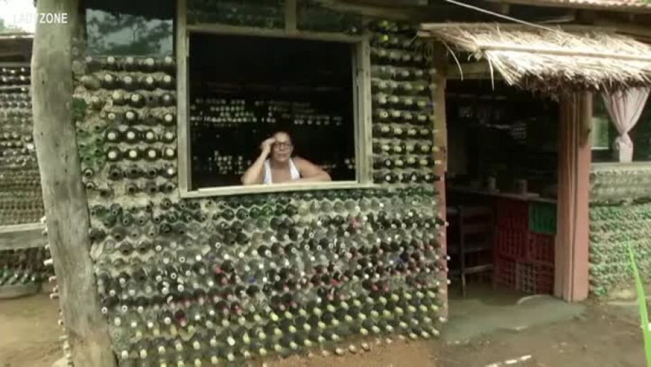 Жена от Бразилия построи къщата си от 6000 стъклени бутилки (ВИДЕО)