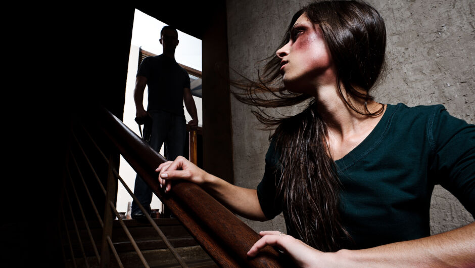 Домашното насилие е неудобна тема, защото често жертвите са тези, които го прикриват