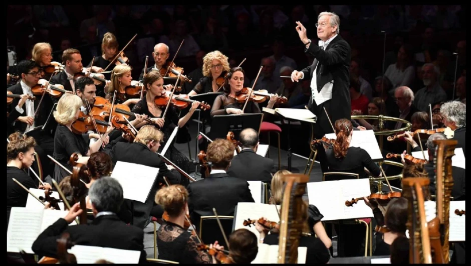 Оркестър “Революционен и романтичен” навършва 30 години