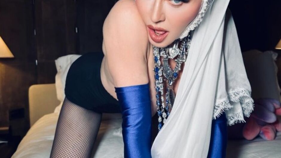65-годишната Мадона отново провокира с разголени гърди (СНИМКИ)