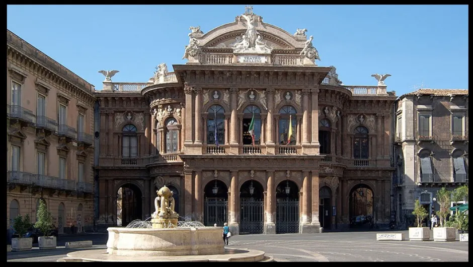 Ще затвори ли Оперния театър „Белини“ в Сицилия?