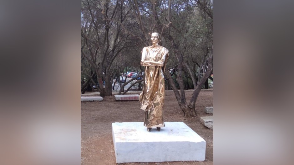 Новата скулптура на Мария Калас разбуни духовете в Гърция