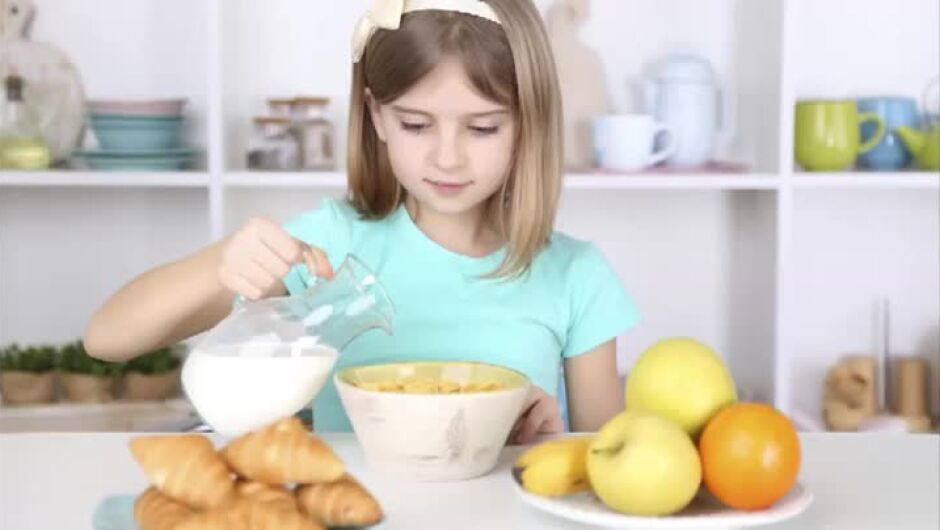 Как да се хранят децата през учебната година за тонус и добра памет