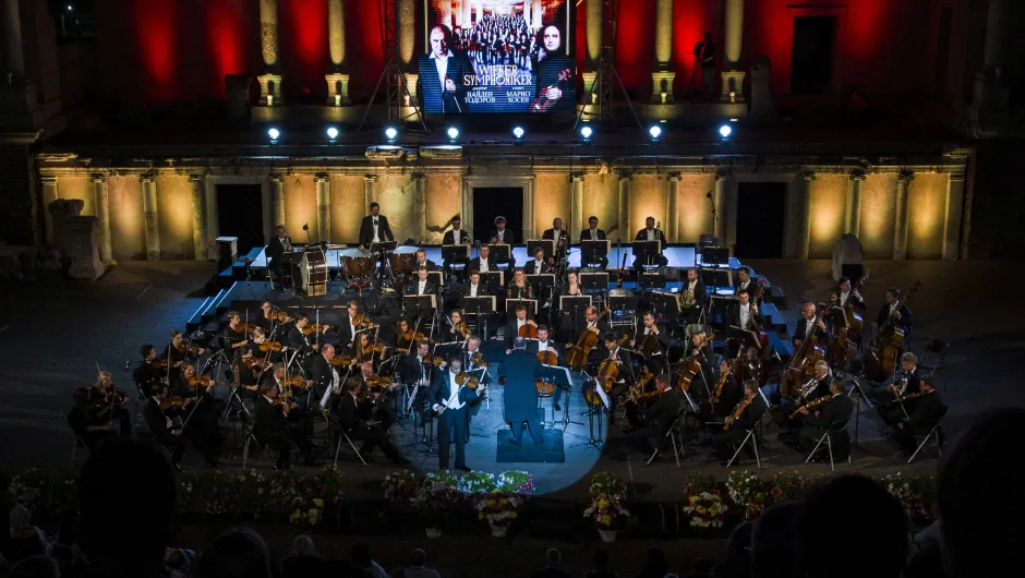 Виенският симфоничен оркестър изправи на крака публиката в Пловдив