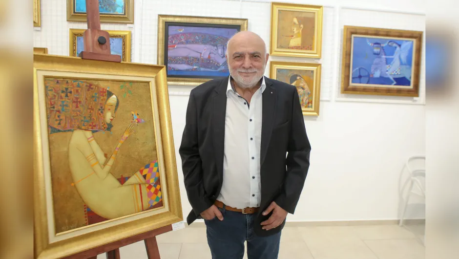 Петър Мичев - Педро омагьосва елита със своите „Вълшебни картини“ 
