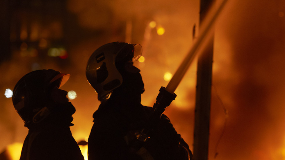 Голям пожар в склад в Пловдивско