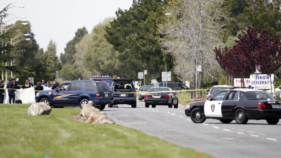 Стрелба в САЩ: Двама са убити, а състоянието на други трима е критично
