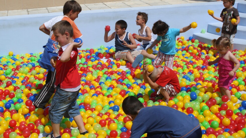 Кюстендил ще се бори с демографската криза с безплатни детски градини