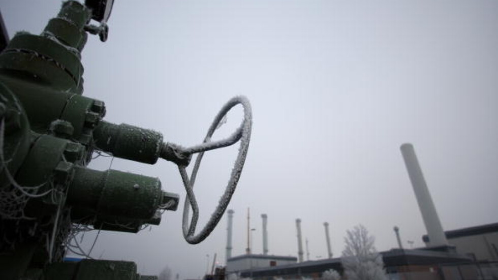 Лена Бориславова: Няма да се допусне плащане на газ в рубли
