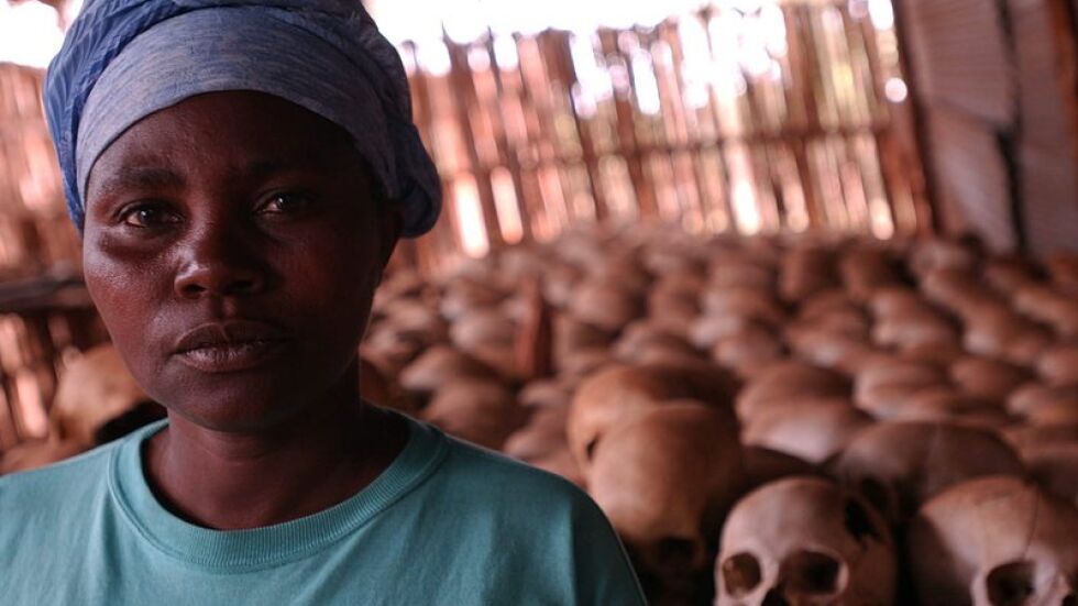 30 г. затвор за геноцида в Руанда