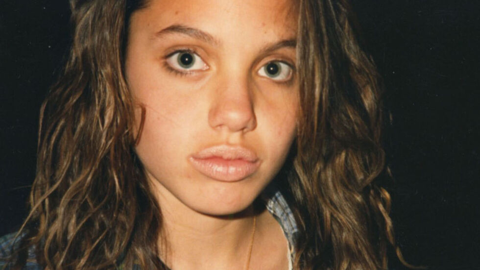 13-годишната Анджелина Джоли – естествената красота си личи