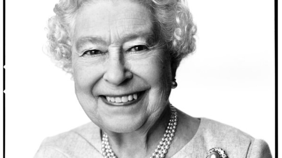 Британската кралица с нов портрет за 88-ия си рожден ден