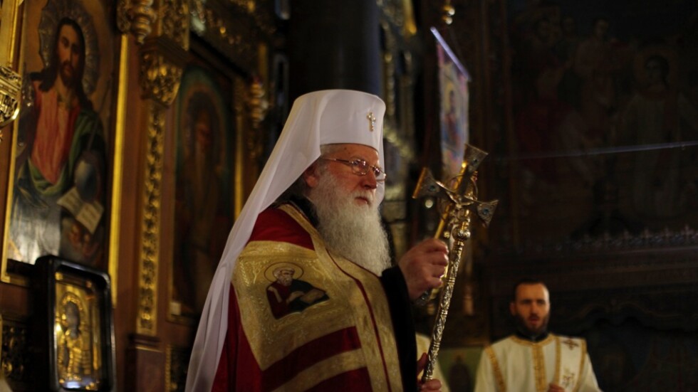 Св. Синод се обяви против приемането на още бежанци в България