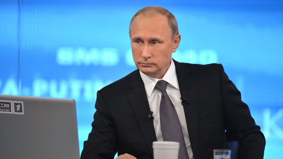 Владимир Путин отговаря на въпроси на граждани по време на ежегодна "пряка линия"