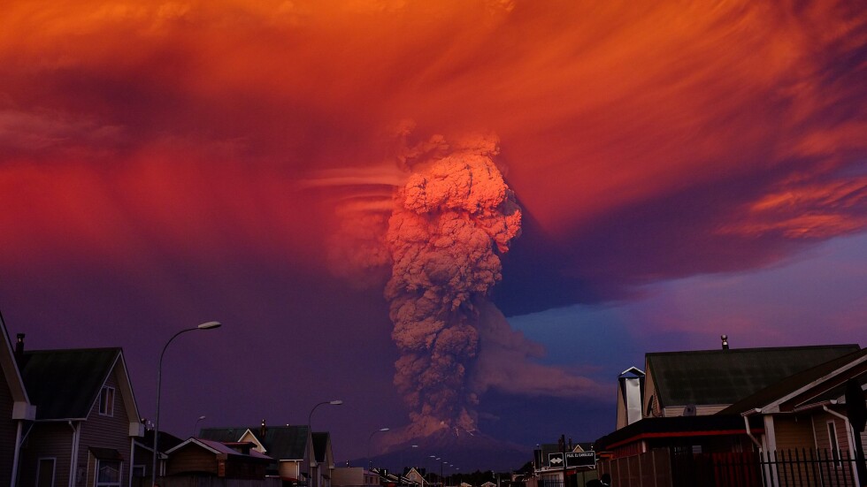 Изригна чилийският вулкан Калбуко (СНИМКИ и ВИДЕО)