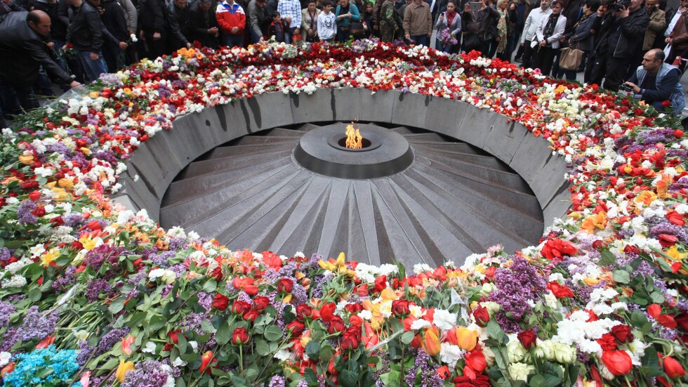 Светът почете паметта на арменците, избити преди 100 години в Османска империя