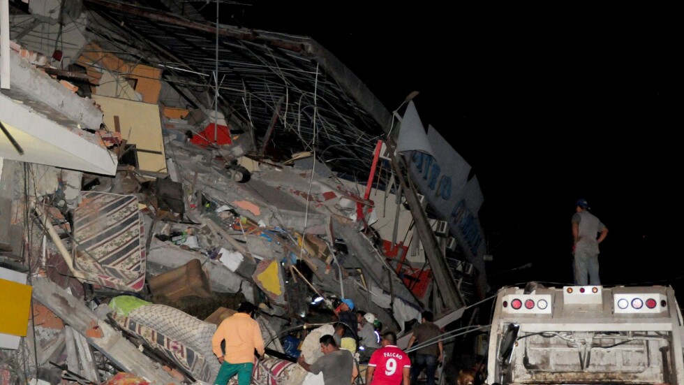 Жертви и разрушения в Еквадор след 7.8 по Рихтер (ОБНОВЕНА)