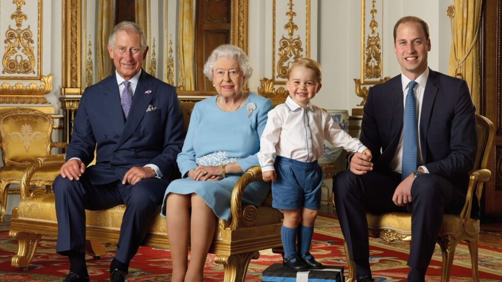 Кралица Елизабет II - най-дълго властвалият монарх в британската история (ГАЛЕРИЯ)