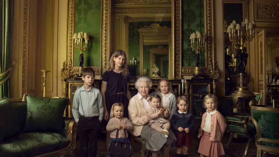 Фотограф за кралица Елизабет II: Малко е дръпната и раздразнителна (СНИМКИ)