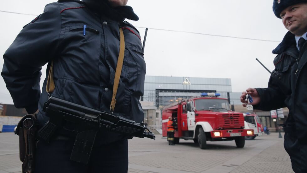 "Интерфакс": Атентатор самоубиец е отговорен за взрива в Санкт Петербург 