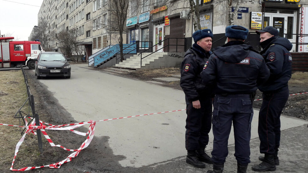 Грохотът на откъртена мазилка предизвика паника в Петербург