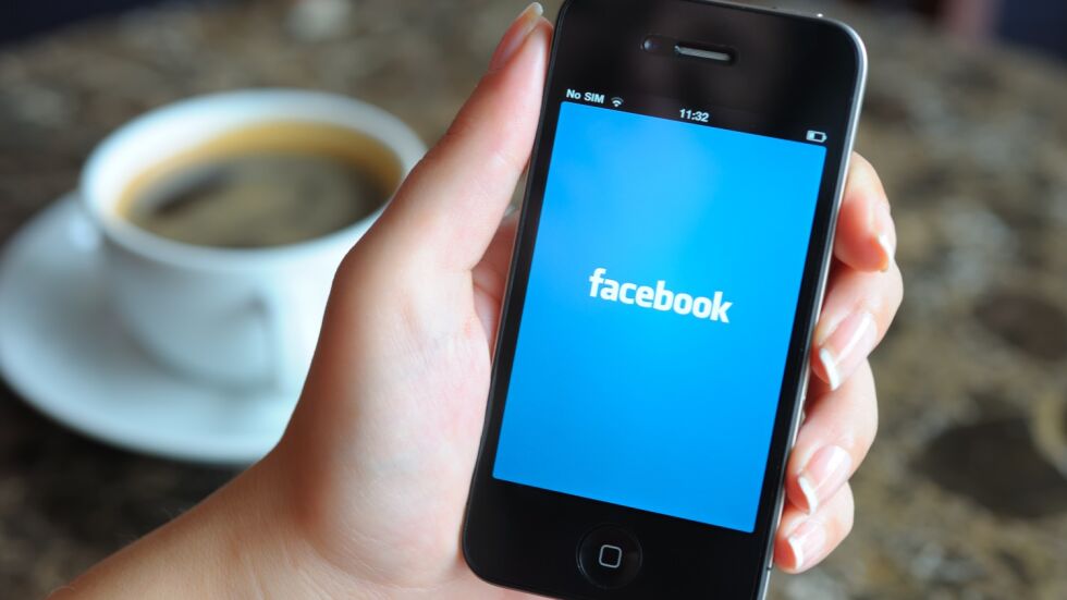 „Фейсбук” дава съвети за разпознаване на фалшивите новини