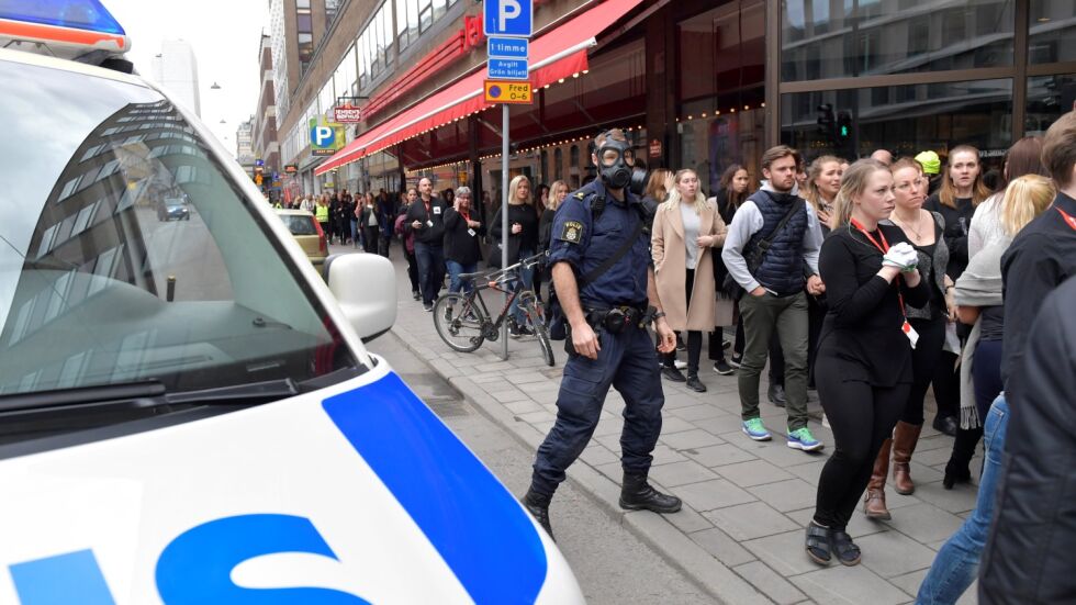 Атаката в Стокхолм – терористичен акт, извършен с откраднат камион