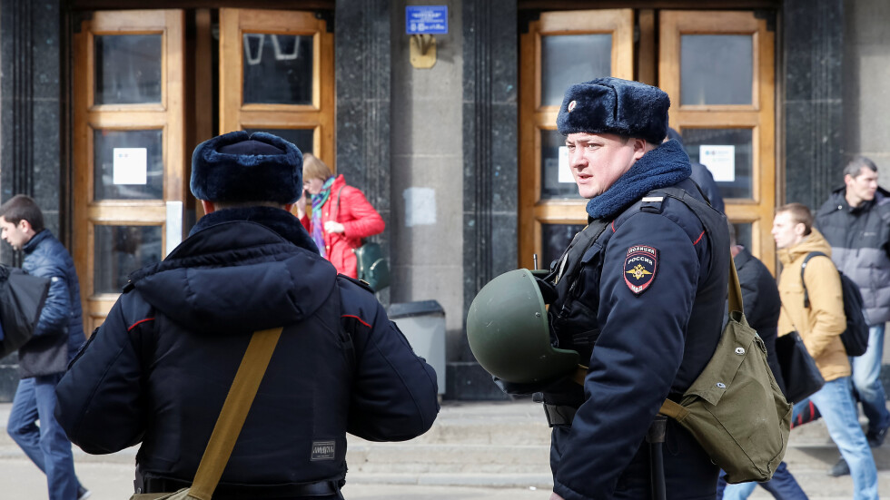 Двама задържани в Санкт Петербург по подозрения, че набирали кандидати за терористи
