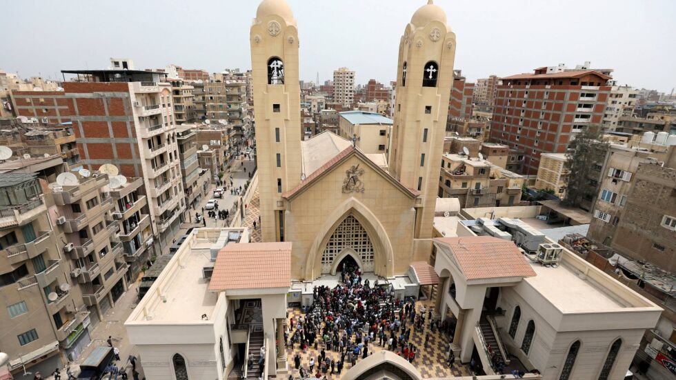 Най-малко 36 загинаха, а над 100 са ранените след атаки срещу църкви в Египет (ВИДЕО)