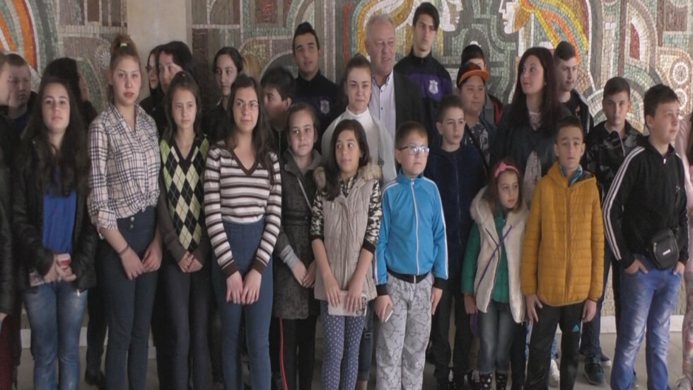 Подарък за децата от Хитрино: Пролетен лагер в Смолян