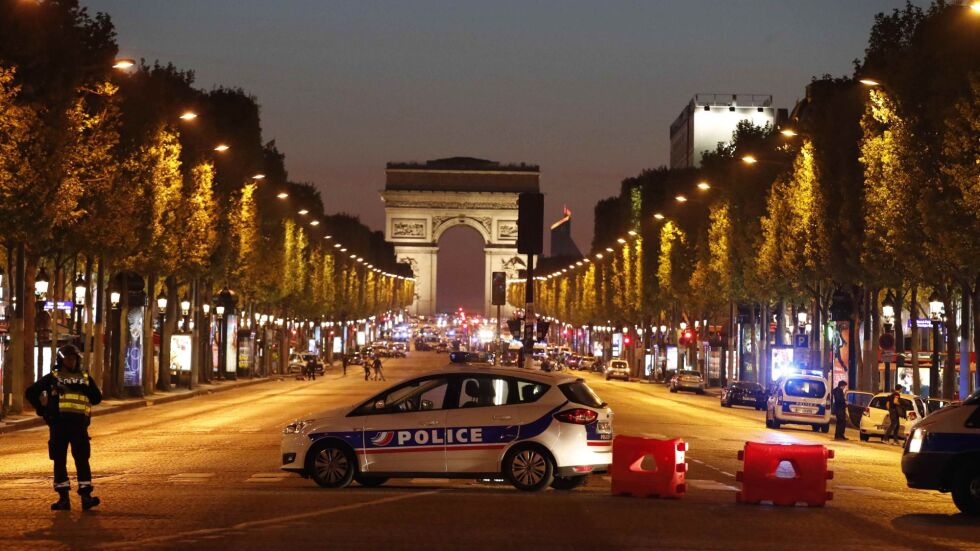 Френски полицай е убит в центъра на Париж, нападателят е застрелян (ВИДЕО)