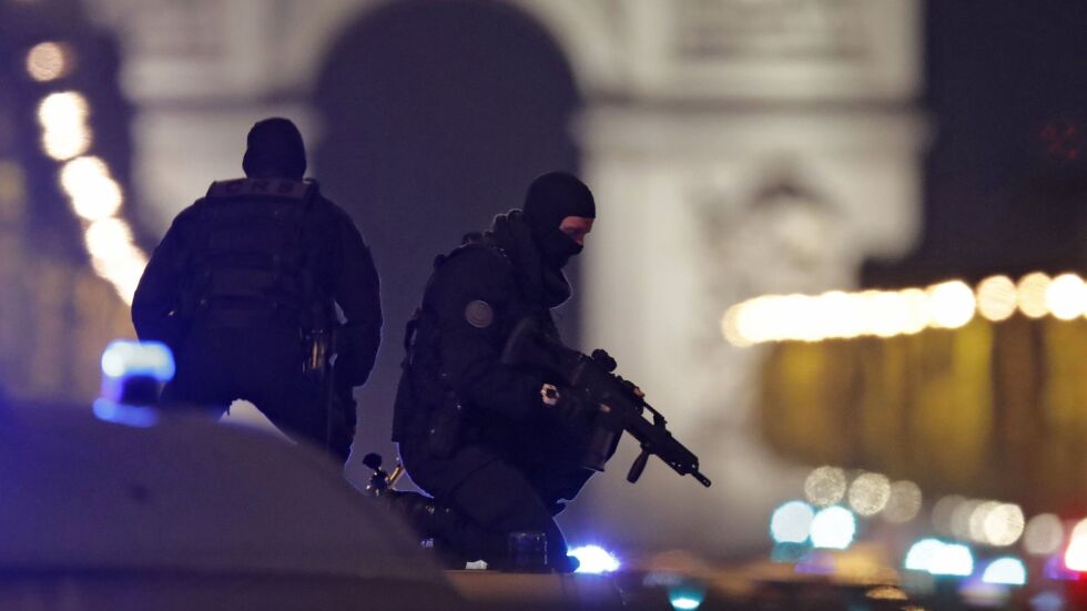 "Ислямска държава" пое отговорност за стрелбата в Париж