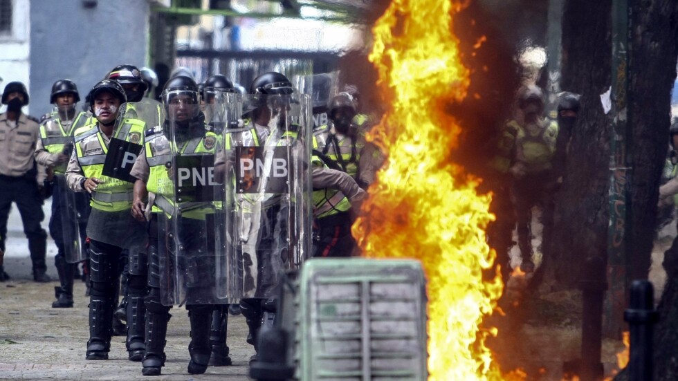 Най-малко 40 загинали при бунт във венецуелски затвор