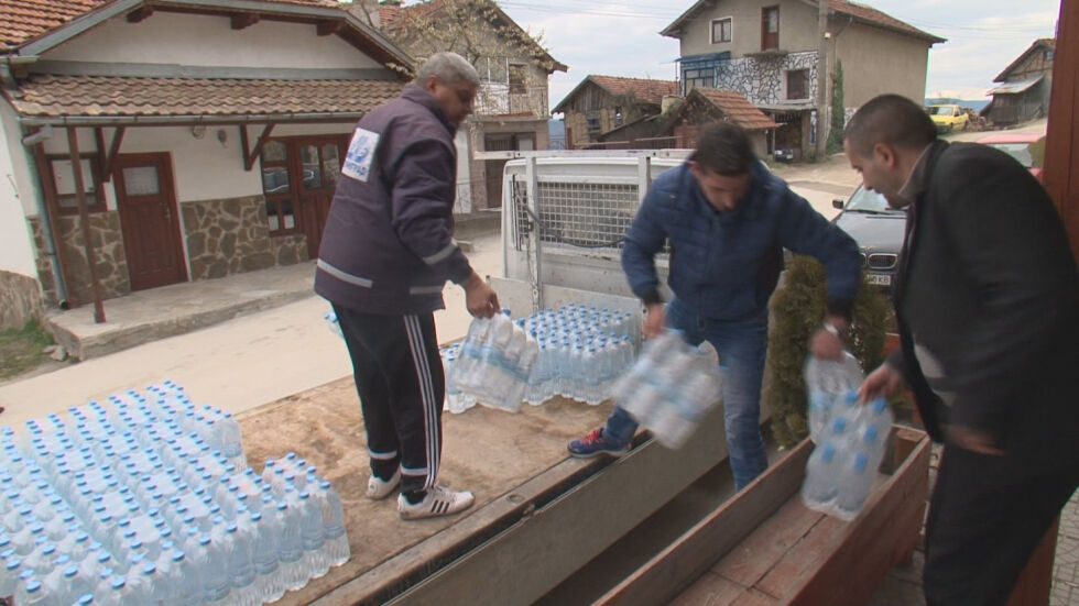Раздават минерална вода във Велинградско заради урана в питейната
