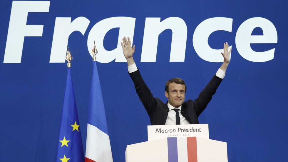 След оспорван вот във Франция: Еманюел Макрон отива на балотаж с Марин Льо Пен