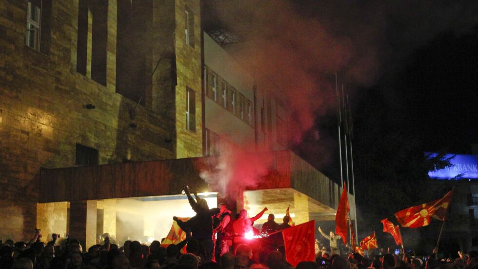Напрежението в Скопие не стихва, СДСМ обмисля бойкот на консултациите