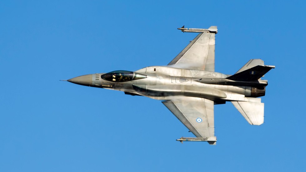 Гърция в бойна готовност заради турски самолети във въздушното ѝ пространство