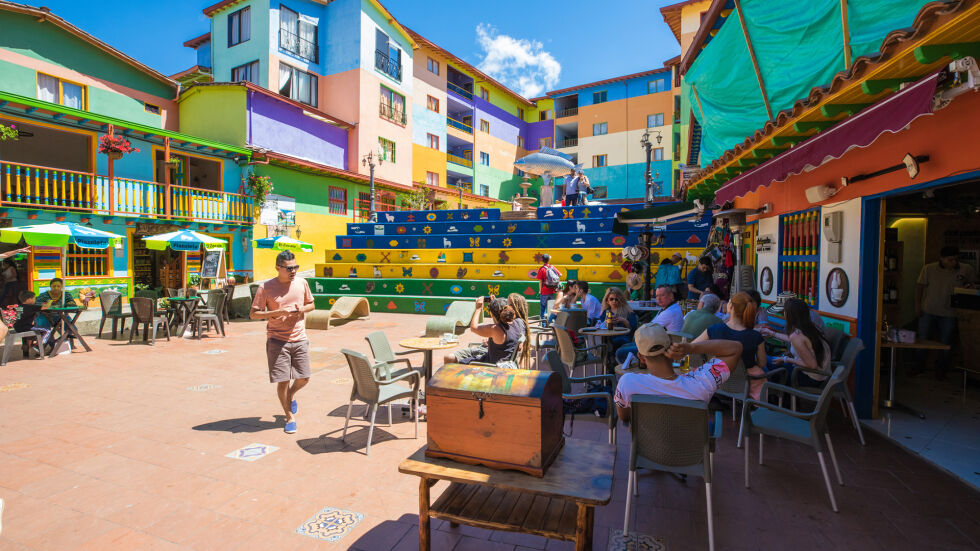 Гуатапе - най-цветният град в света