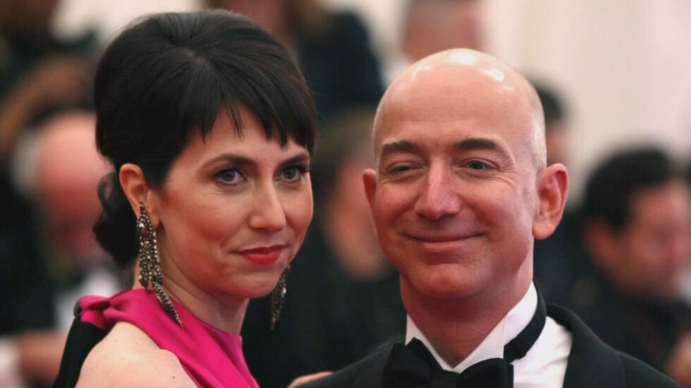 Бившата съпруга на Джеф Безос взима 25% от акциите в „Амазон”