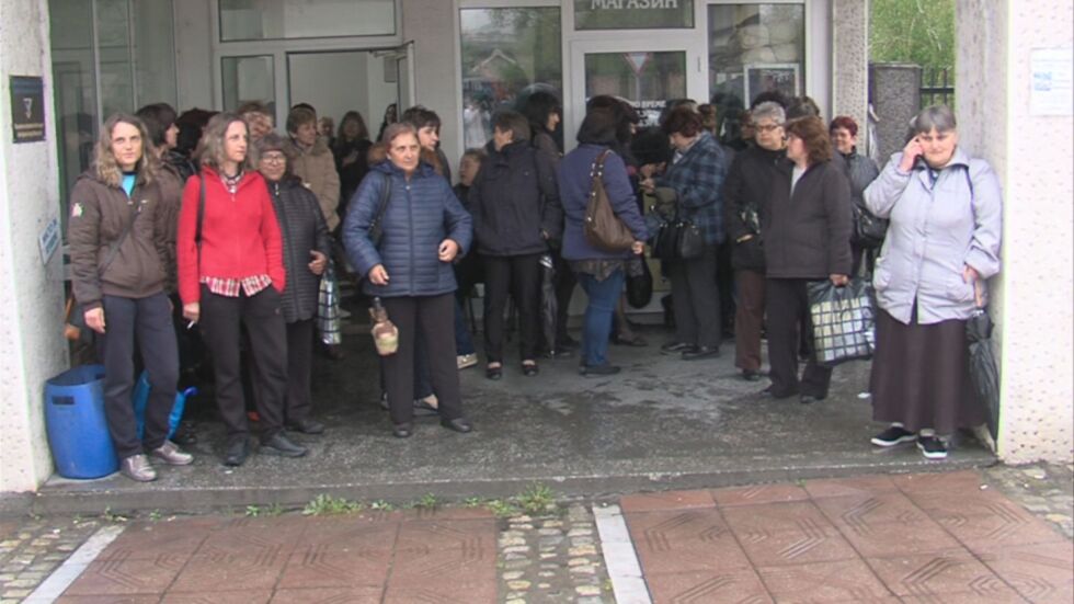 Над 100 шивачки от Благоевград останаха без работа и възнаграждения