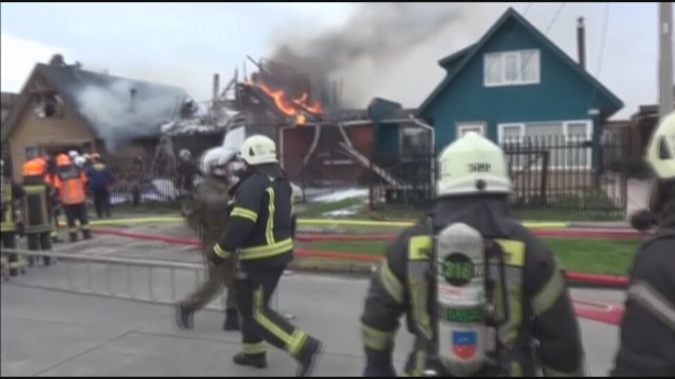 Малък самолет се разби в къща в Чили