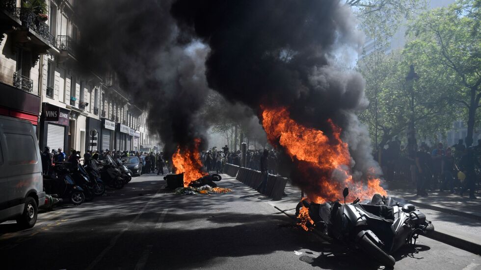 182 души са арестувани след протеста на „жълтите жилетки” в Париж (ВИДЕО И СНИМКИ)