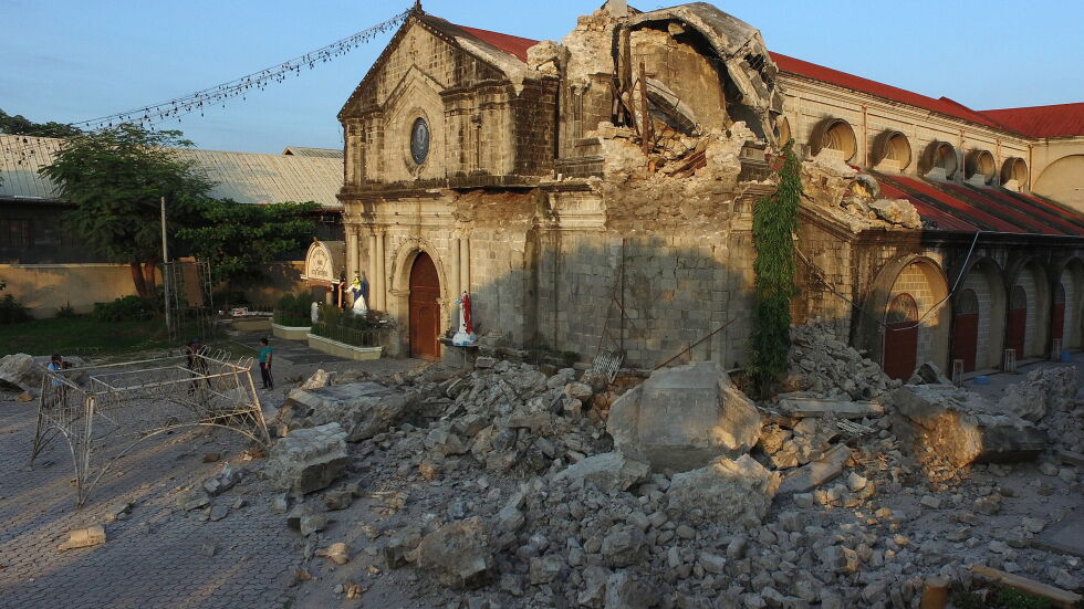 Ново силно земетресение разтърси централната част на Филипините