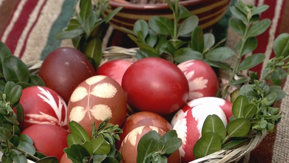 На Велика събота в Етъра боядисват яйца по стари традиции 