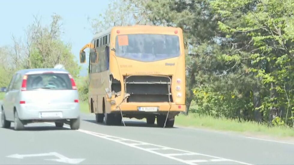 Катастрофата с училищен автобус между Айтос и Карнобат – по чудо без жертви
